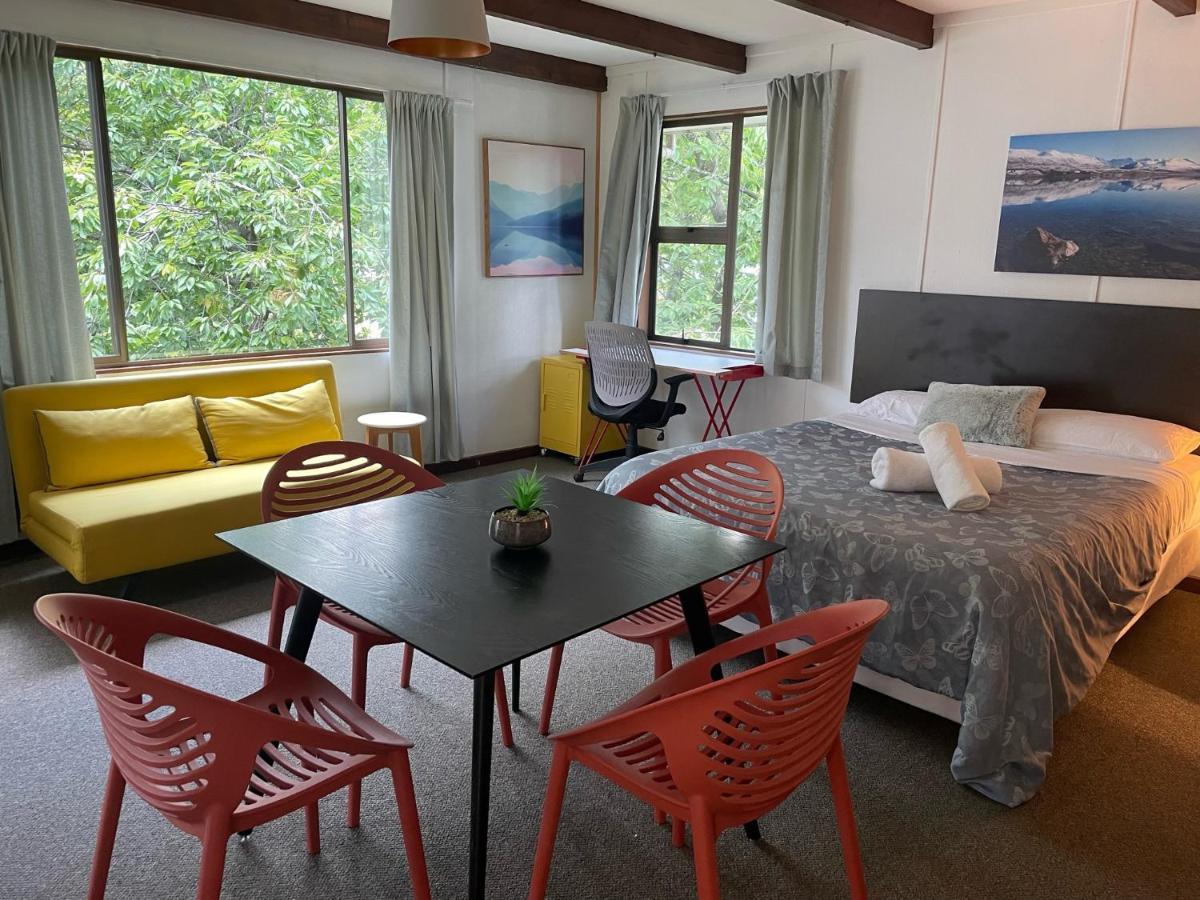 Mountain Creek Vacation Hotel Куийнстаун Екстериор снимка