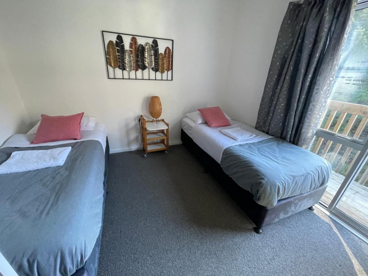 Mountain Creek Vacation Hotel Куийнстаун Екстериор снимка